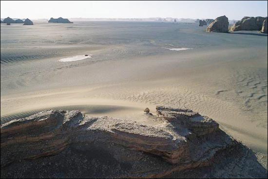 锁阳城又名苦峪城，保存也还好，整体结构基本存在，由东西两个主城组成。_图集：走近罗布泊_乐途旅游网