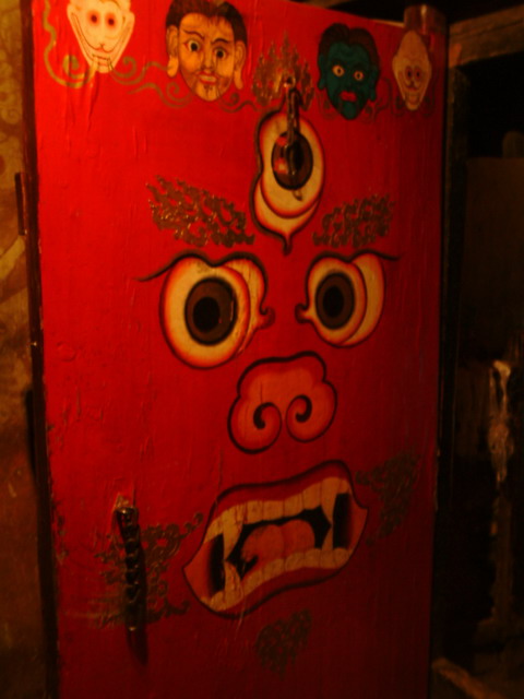 白居寺里面富有特色的门