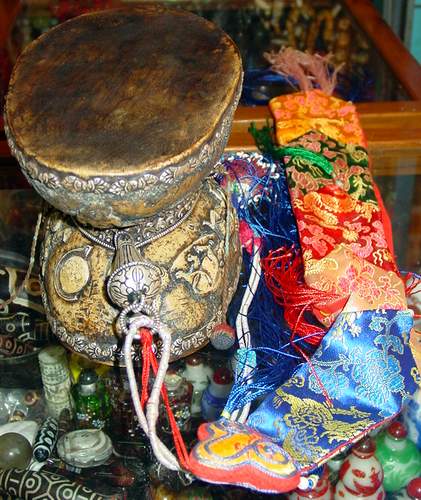 西藏密宗法器: 人皮鼓