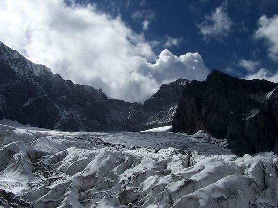 气势磅礴的雄伟山峰--玉龙雪山(2)