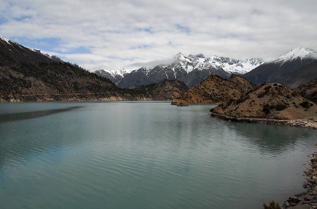 然乌湖风光