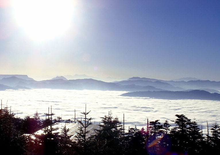 峨眉山云海图片