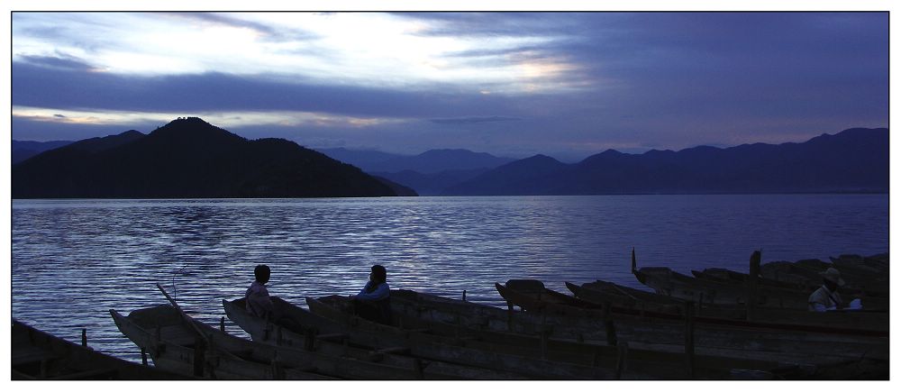 泸沽湖风光图片