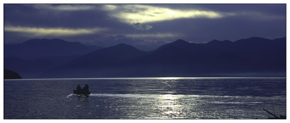 泸沽湖风光图片