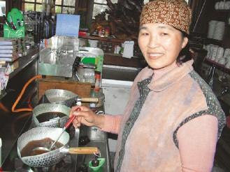 台湾美食图片：特色美食-姜汁撞奶