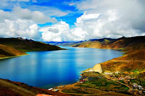 西藏圣湖风光：羊卓雍措图片