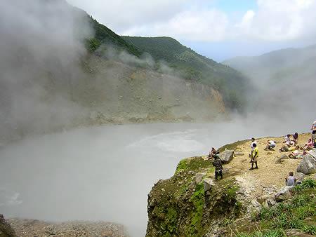 多米尼加-沸水湖