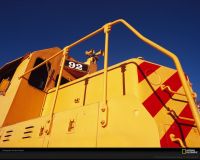 美国国家地理图片:美国新墨西哥州圣达菲，火车车头被漆成鲜艳的黄色