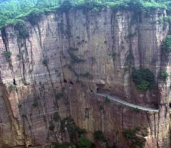 中国挂壁公路