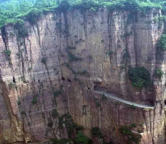 中国挂壁公路