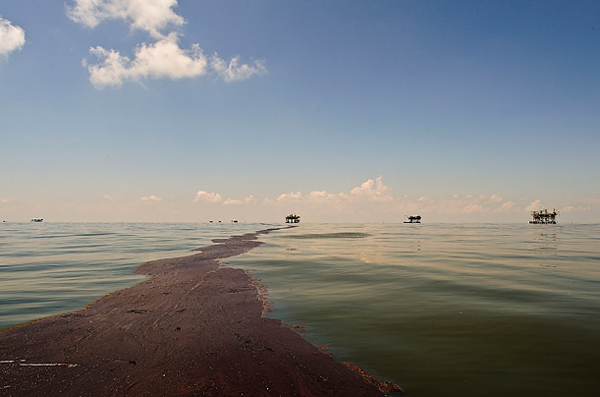 图片：墨西哥湾深海原油泄漏事故